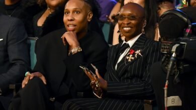 Cynthia Erivo dan Lena Waithe menghadiri NAACP Awards di tengah rumor pertunangan