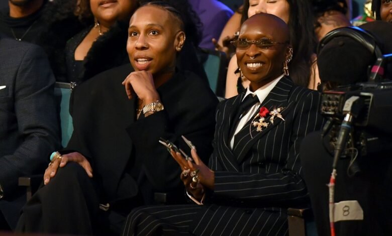 Cynthia Erivo dan Lena Waithe menghadiri NAACP Awards di tengah rumor pertunangan