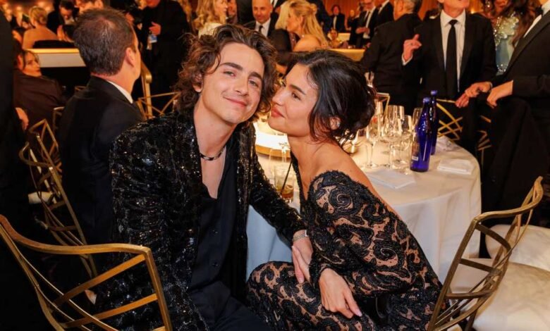 Kylie Jenner dan Timothee Chalamet memiliki Valentine yang penuh sesak di Berlin