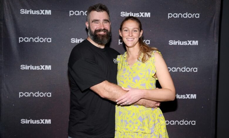 Jason Kelce mengatakan dia dan Kylie telah ‘membicarakan’ dia mendapatkan vasektomi