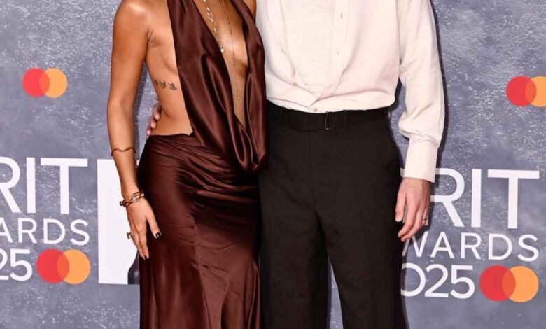 Calvin Harris ‘Brits Date Night With Wife Vick meminta kami melakukan pengambilan ganda